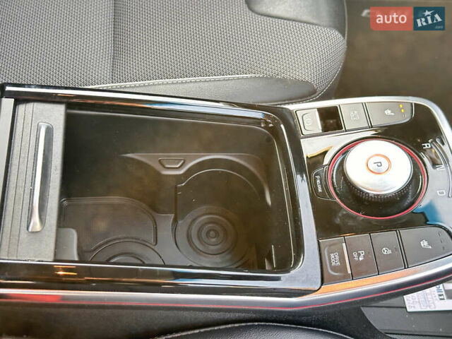 Красный Киа Niro, объемом двигателя 0 л и пробегом 161 тыс. км за 17950 $, фото 58 на Automoto.ua