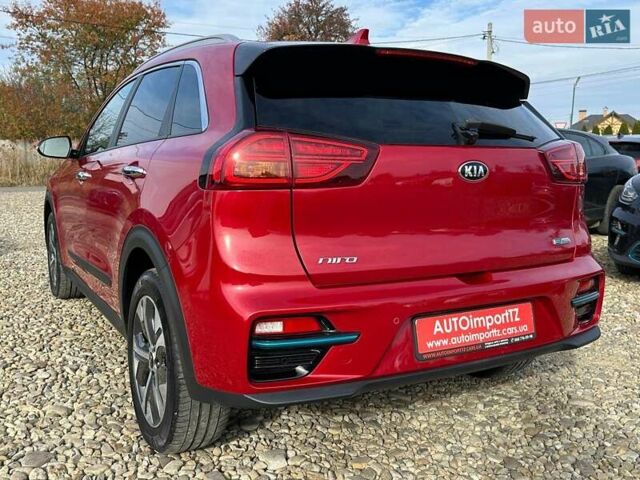 Червоний Кіа Niro, об'ємом двигуна 0 л та пробігом 61 тис. км за 23500 $, фото 23 на Automoto.ua