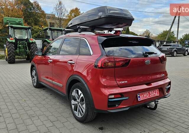 Киа Niro 2020 в Радомышле на Automoto.ua Красный Киа Niro, объемом двигателя 0 л и пробегом 116 тыс. км за 20600 $, фото 4 на Automoto.ua