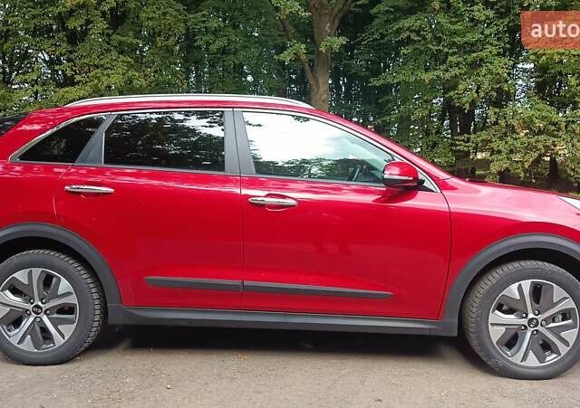 Киа Niro 2020 в Львове на Automoto.ua Красный Киа Niro, объемом двигателя 0 л и пробегом 105 тыс. км за 19999 $, фото 37 на Automoto.ua