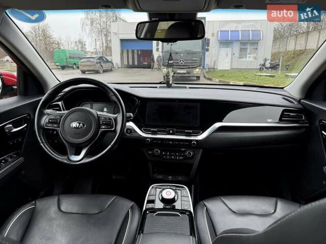 Червоний Кіа Niro, об'ємом двигуна 0 л та пробігом 128 тис. км за 19900 $, фото 57 на Automoto.ua