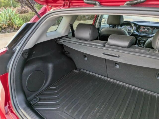 Червоний Кіа Niro, об'ємом двигуна 1.6 л та пробігом 42 тис. км за 13600 $, фото 15 на Automoto.ua