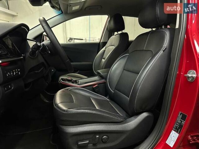 Красный Киа Niro, объемом двигателя 0 л и пробегом 47 тыс. км за 24900 $, фото 1 на Automoto.ua