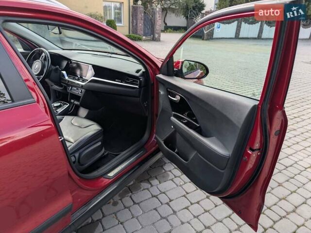 Червоний Кіа Niro, об'ємом двигуна 0 л та пробігом 146 тис. км за 19900 $, фото 10 на Automoto.ua