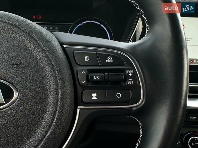 Червоний Кіа Niro, об'ємом двигуна 0 л та пробігом 61 тис. км за 23500 $, фото 47 на Automoto.ua