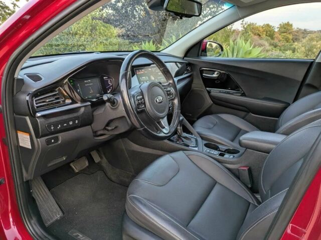 Красный Киа Niro, объемом двигателя 1.6 л и пробегом 40 тыс. км за 8200 $, фото 7 на Automoto.ua