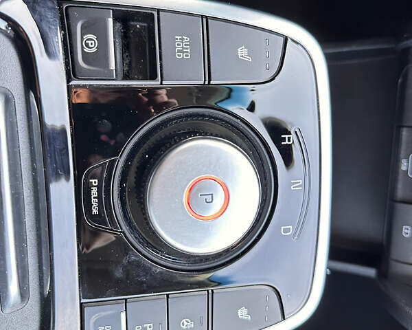 Червоний Кіа Niro, об'ємом двигуна 0 л та пробігом 163 тис. км за 17900 $, фото 39 на Automoto.ua