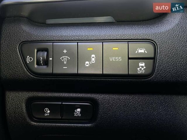 Червоний Кіа Niro, об'ємом двигуна 0 л та пробігом 128 тис. км за 19900 $, фото 30 на Automoto.ua