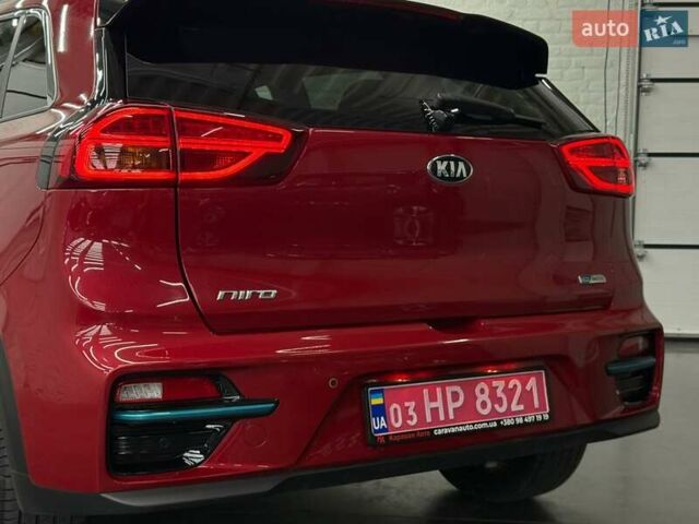 Червоний Кіа Niro, об'ємом двигуна 0 л та пробігом 110 тис. км за 19648 $, фото 5 на Automoto.ua
