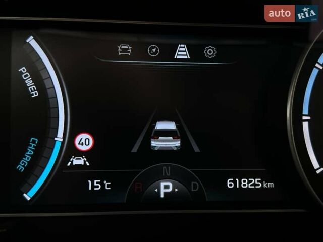 Червоний Кіа Niro, об'ємом двигуна 0 л та пробігом 61 тис. км за 23500 $, фото 52 на Automoto.ua