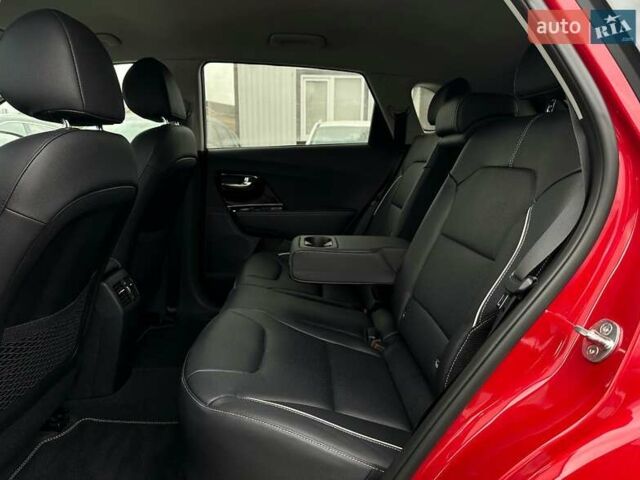 Красный Киа Niro, объемом двигателя 0 л и пробегом 47 тыс. км за 24900 $, фото 84 на Automoto.ua