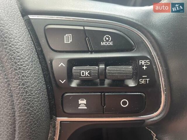 Красный Киа Niro, объемом двигателя 0 л и пробегом 124 тыс. км за 18200 $, фото 13 на Automoto.ua