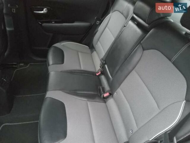 Красный Киа Niro, объемом двигателя 0 л и пробегом 87 тыс. км за 20492 $, фото 59 на Automoto.ua