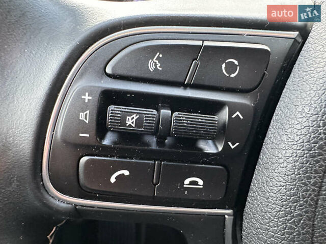 Красный Киа Niro, объемом двигателя 0 л и пробегом 161 тыс. км за 17950 $, фото 84 на Automoto.ua