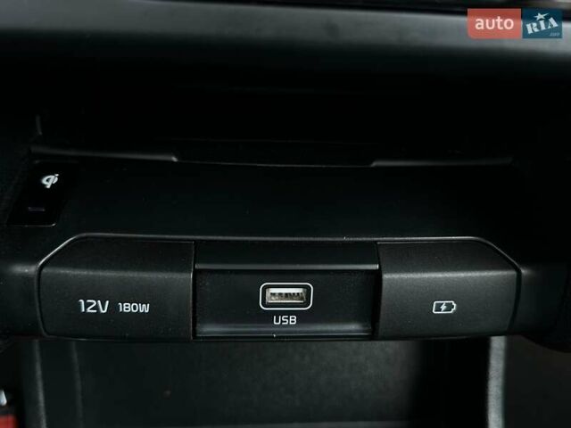 Червоний Кіа Niro, об'ємом двигуна 0 л та пробігом 48 тис. км за 23700 $, фото 59 на Automoto.ua