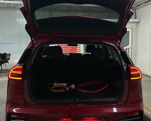 Красный Киа Niro, объемом двигателя 0 л и пробегом 47 тыс. км за 24900 $, фото 89 на Automoto.ua