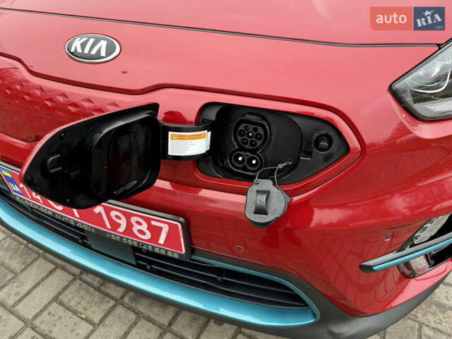 Червоний Кіа Niro, об'ємом двигуна 0 л та пробігом 128 тис. км за 19900 $, фото 15 на Automoto.ua