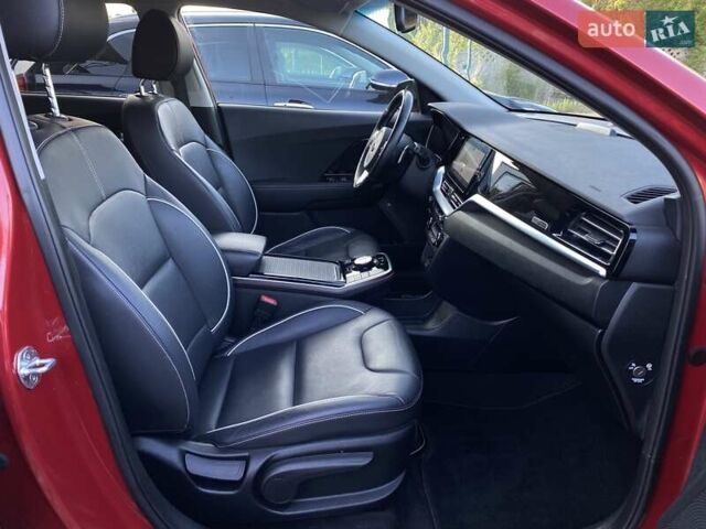 Червоний Кіа Niro, об'ємом двигуна 0 л та пробігом 128 тис. км за 19900 $, фото 53 на Automoto.ua