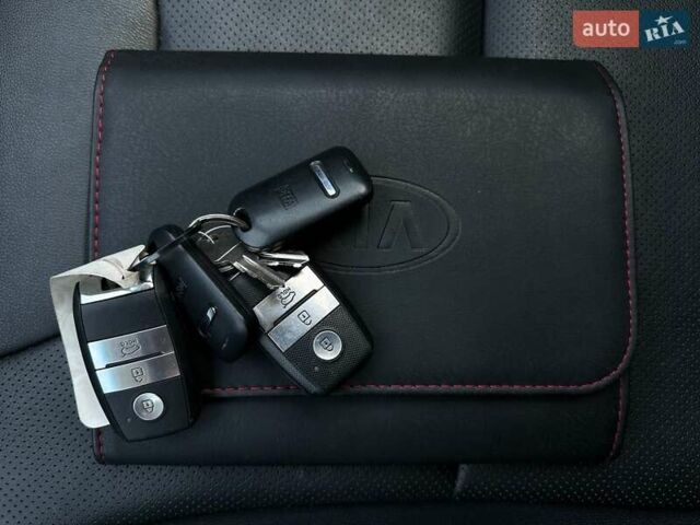 Червоний Кіа Niro, об'ємом двигуна 0 л та пробігом 48 тис. км за 23700 $, фото 65 на Automoto.ua