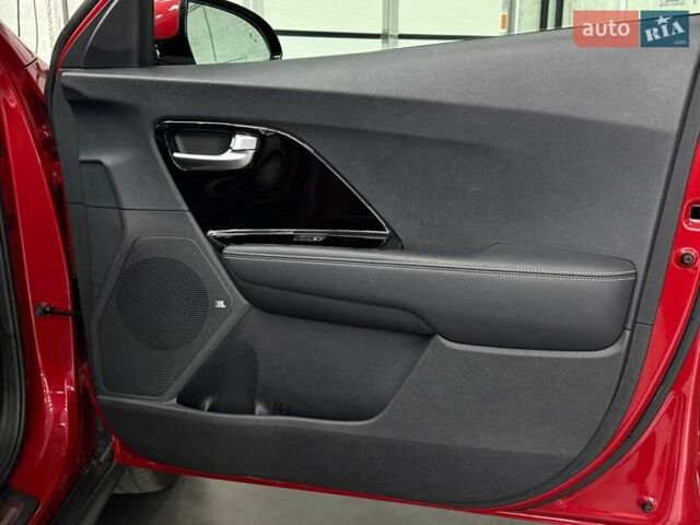 Червоний Кіа Niro, об'ємом двигуна 0 л та пробігом 110 тис. км за 19648 $, фото 22 на Automoto.ua