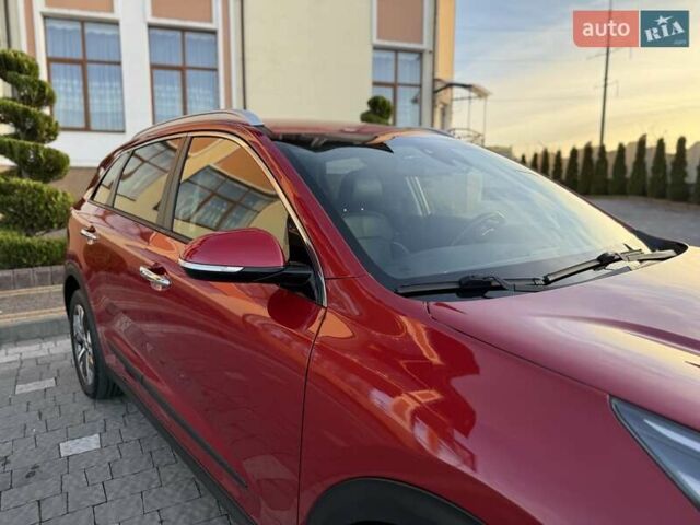 Красный Киа Niro, объемом двигателя 0 л и пробегом 67 тыс. км за 19850 $, фото 12 на Automoto.ua