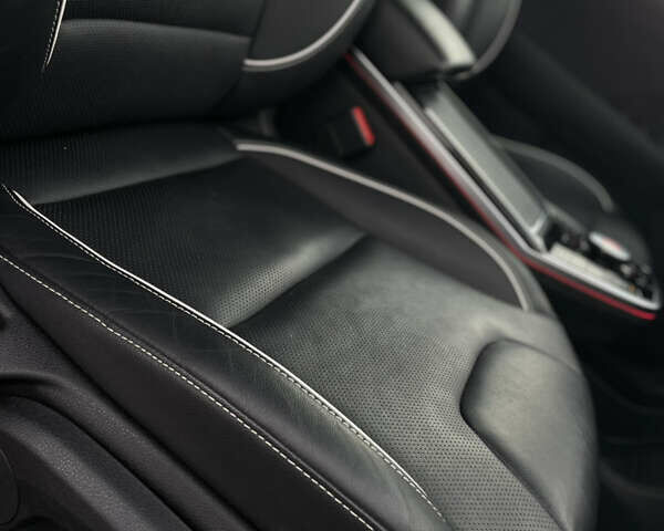 Киа Niro 2020 в Дрогобыче на Automoto.ua Красный Киа Niro, объемом двигателя 0 л и пробегом 159 тыс. км за 19399 $, фото 62 на Automoto.ua