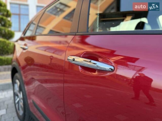 Красный Киа Niro, объемом двигателя 0 л и пробегом 67 тыс. км за 19850 $, фото 15 на Automoto.ua