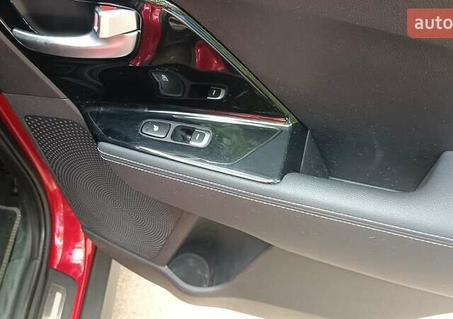 Киа Niro 2020 в Львове на Automoto.ua Красный Киа Niro, объемом двигателя 0 л и пробегом 105 тыс. км за 19999 $, фото 24 на Automoto.ua