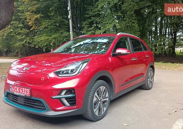 Киа Niro 2020 в Львове на Automoto.ua Красный Киа Niro, объемом двигателя 0 л и пробегом 105 тыс. км за 19999 $, фото 1 на Automoto.ua