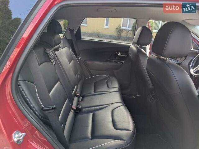 Червоний Кіа Niro, об'ємом двигуна 0 л та пробігом 146 тис. км за 19900 $, фото 12 на Automoto.ua