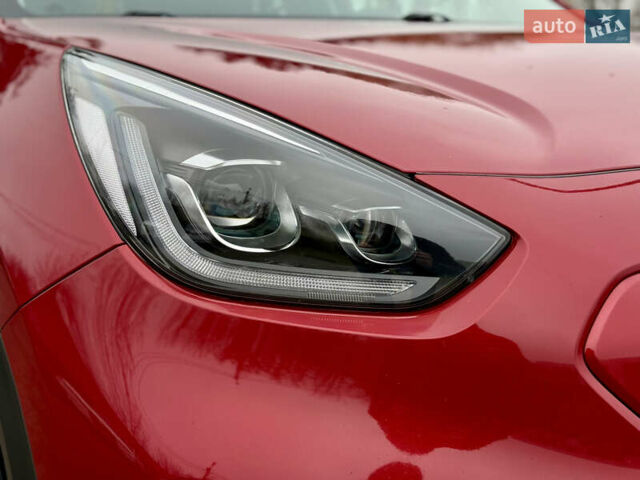 Червоний Кіа Niro, об'ємом двигуна 0 л та пробігом 128 тис. км за 19900 $, фото 12 на Automoto.ua