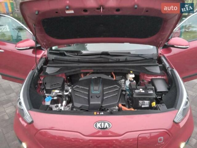 Красный Киа Niro, объемом двигателя 0 л и пробегом 87 тыс. км за 20492 $, фото 22 на Automoto.ua