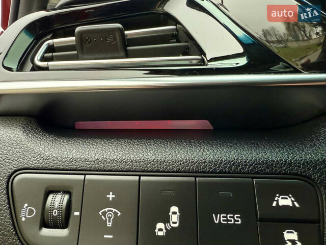 Червоний Кіа Niro, об'ємом двигуна 0 л та пробігом 128 тис. км за 19900 $, фото 30 на Automoto.ua