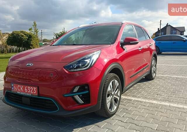 Красный Киа Niro, объемом двигателя 0 л и пробегом 105 тыс. км за 19999 $, фото 1 на Automoto.ua