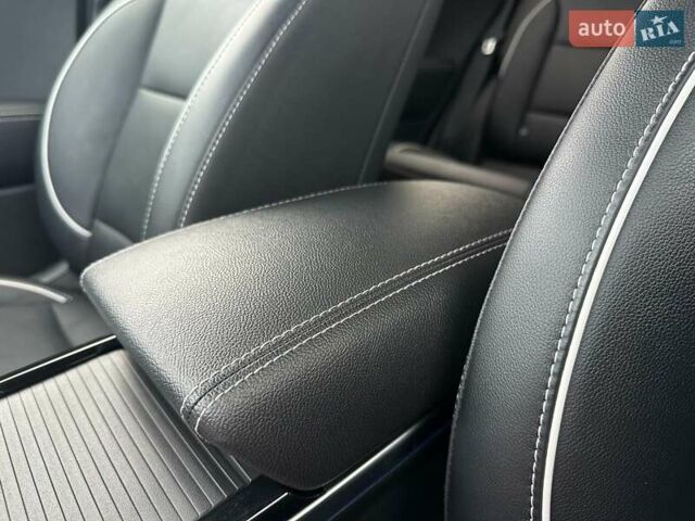 Червоний Кіа Niro, об'ємом двигуна 0 л та пробігом 61 тис. км за 23500 $, фото 75 на Automoto.ua