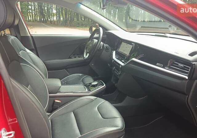 Киа Niro 2020 в Львове на Automoto.ua Красный Киа Niro, объемом двигателя 0 л и пробегом 105 тыс. км за 19999 $, фото 26 на Automoto.ua