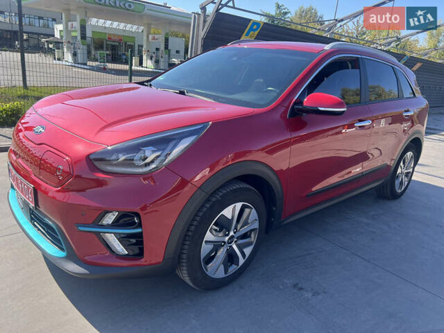 Червоний Кіа Niro, об'ємом двигуна 0 л та пробігом 151 тис. км за 19999 $, фото 6 на Automoto.ua