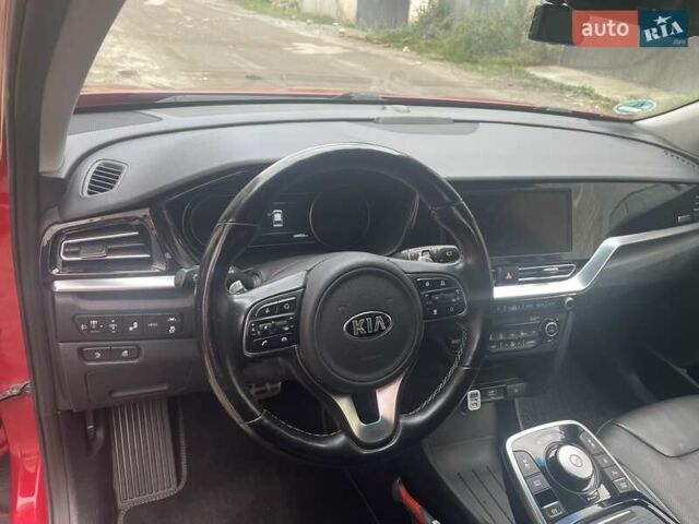 Красный Киа Niro, объемом двигателя 0 л и пробегом 124 тыс. км за 18200 $, фото 15 на Automoto.ua