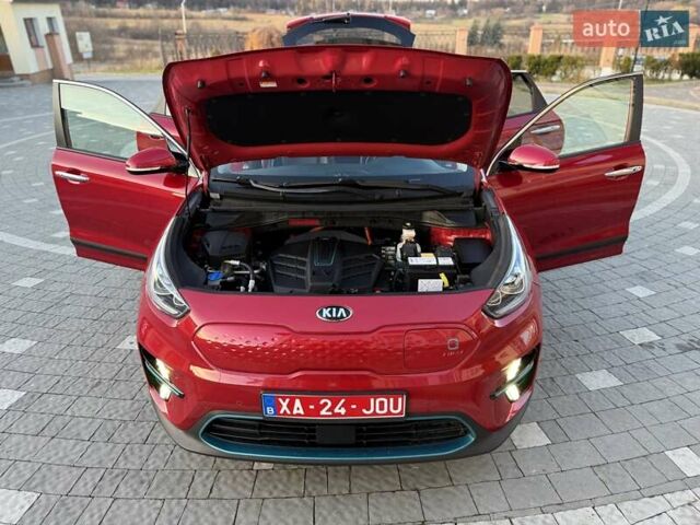 Красный Киа Niro, объемом двигателя 0 л и пробегом 67 тыс. км за 19850 $, фото 99 на Automoto.ua