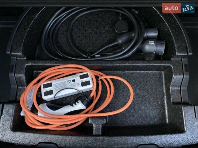 Червоний Кіа Niro, об'ємом двигуна 0 л та пробігом 128 тис. км за 19900 $, фото 49 на Automoto.ua