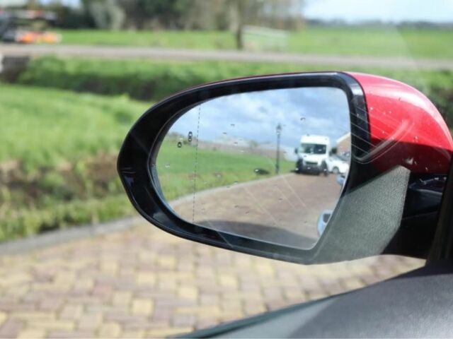 Красный Киа Niro, объемом двигателя 0 л и пробегом 84 тыс. км за 18368 $, фото 18 на Automoto.ua