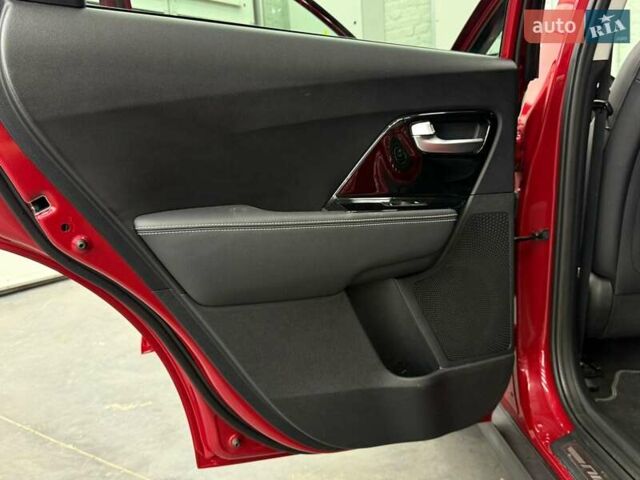 Червоний Кіа Niro, об'ємом двигуна 0 л та пробігом 110 тис. км за 19648 $, фото 27 на Automoto.ua