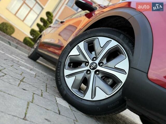 Красный Киа Niro, объемом двигателя 0 л и пробегом 67 тыс. км за 19850 $, фото 11 на Automoto.ua