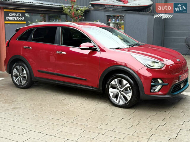 Червоний Кіа Niro, об'ємом двигуна 0 л та пробігом 151 тис. км за 18500 $, фото 9 на Automoto.ua