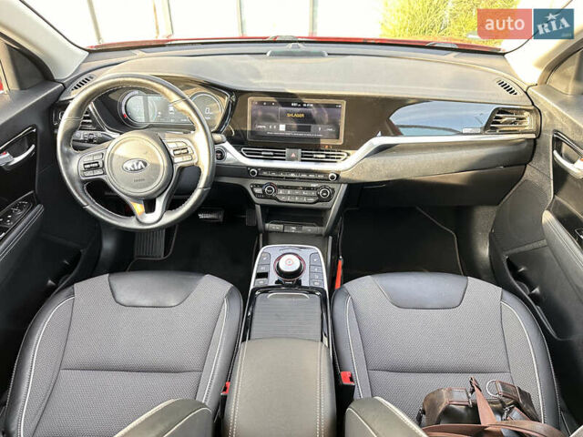 Красный Киа Niro, объемом двигателя 0 л и пробегом 163 тыс. км за 17850 $, фото 54 на Automoto.ua