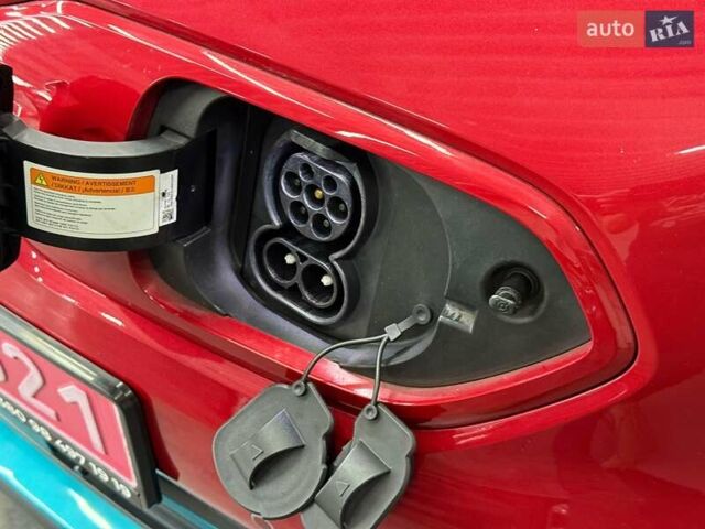 Червоний Кіа Niro, об'ємом двигуна 0 л та пробігом 110 тис. км за 19648 $, фото 6 на Automoto.ua