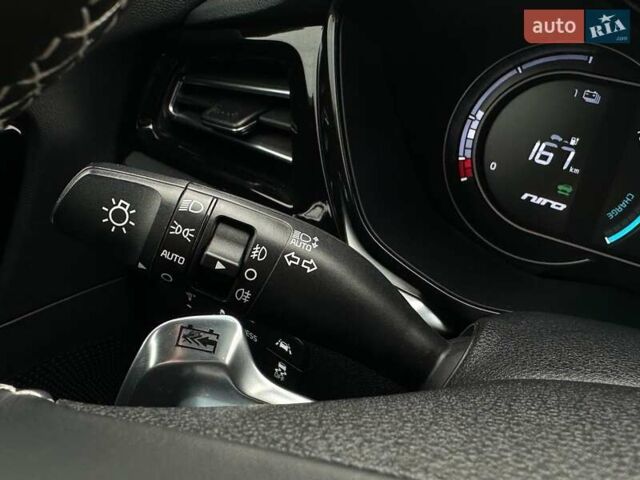 Красный Киа Niro, объемом двигателя 0 л и пробегом 47 тыс. км за 23900 $, фото 59 на Automoto.ua