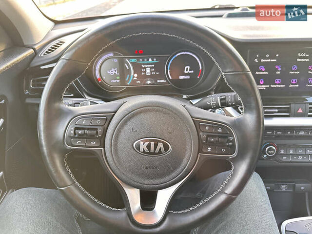 Красный Киа Niro, объемом двигателя 0 л и пробегом 161 тыс. км за 17950 $, фото 80 на Automoto.ua
