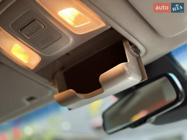 Червоний Кіа Niro, об'ємом двигуна 0 л та пробігом 151 тис. км за 18500 $, фото 45 на Automoto.ua