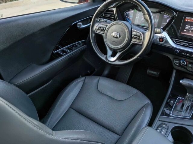 Красный Киа Niro, объемом двигателя 1.6 л и пробегом 40 тыс. км за 8200 $, фото 8 на Automoto.ua